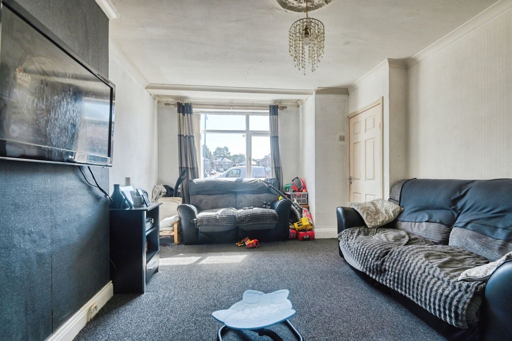 Property photo 2 of 13 Pbox-Img.Jpg
