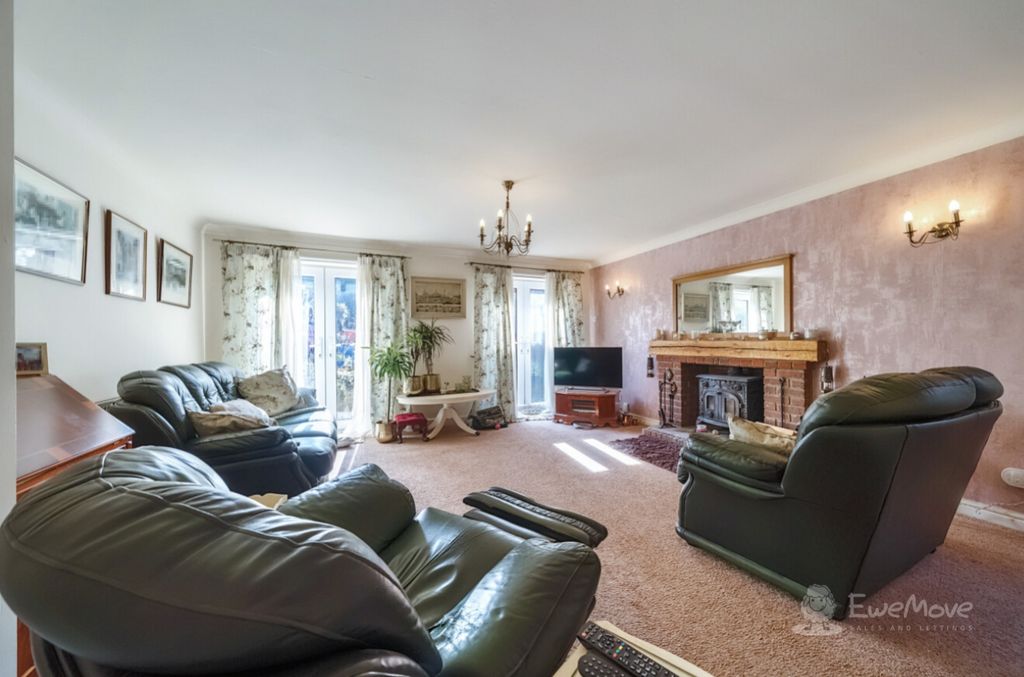 Property photo 2 of 18 12