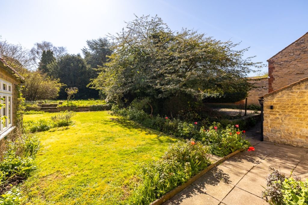 Property photo 3 of 36 19 High Street (Nettleham)-13