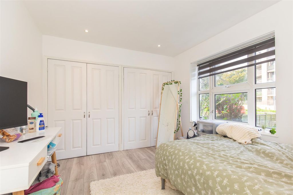 Property photo 3 of 8 Bedroom 1