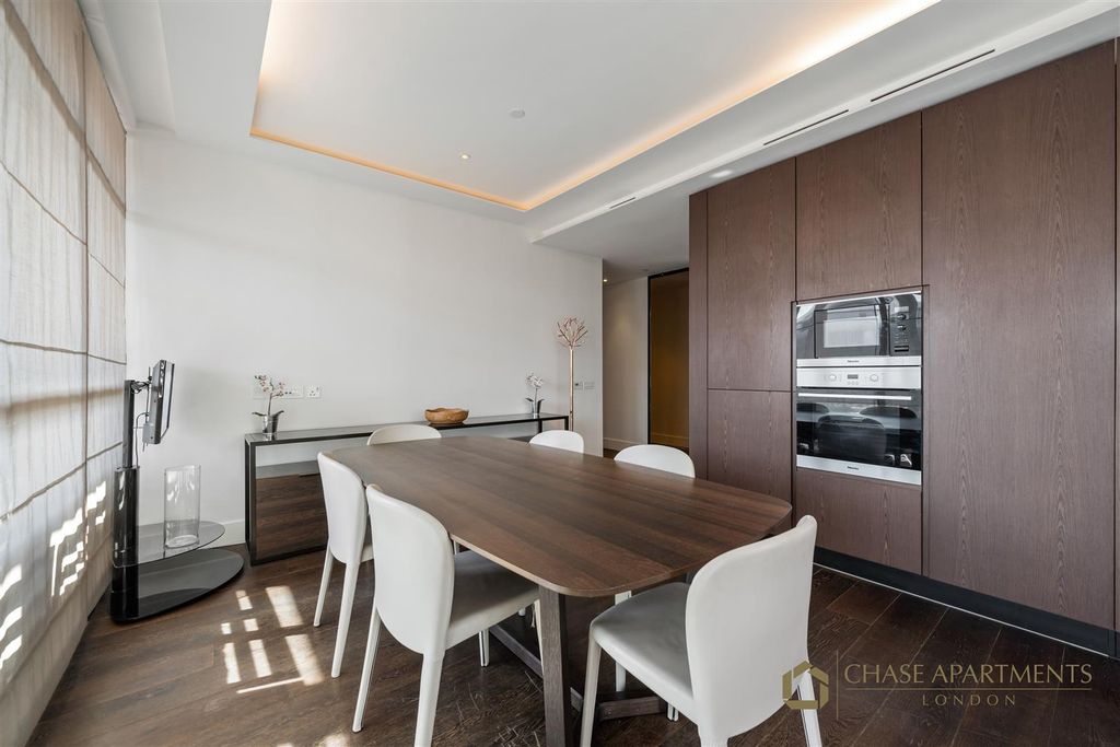 Property photo 3 of 12 8 Artillery Row Sw1P 1Rz-7.Jpg