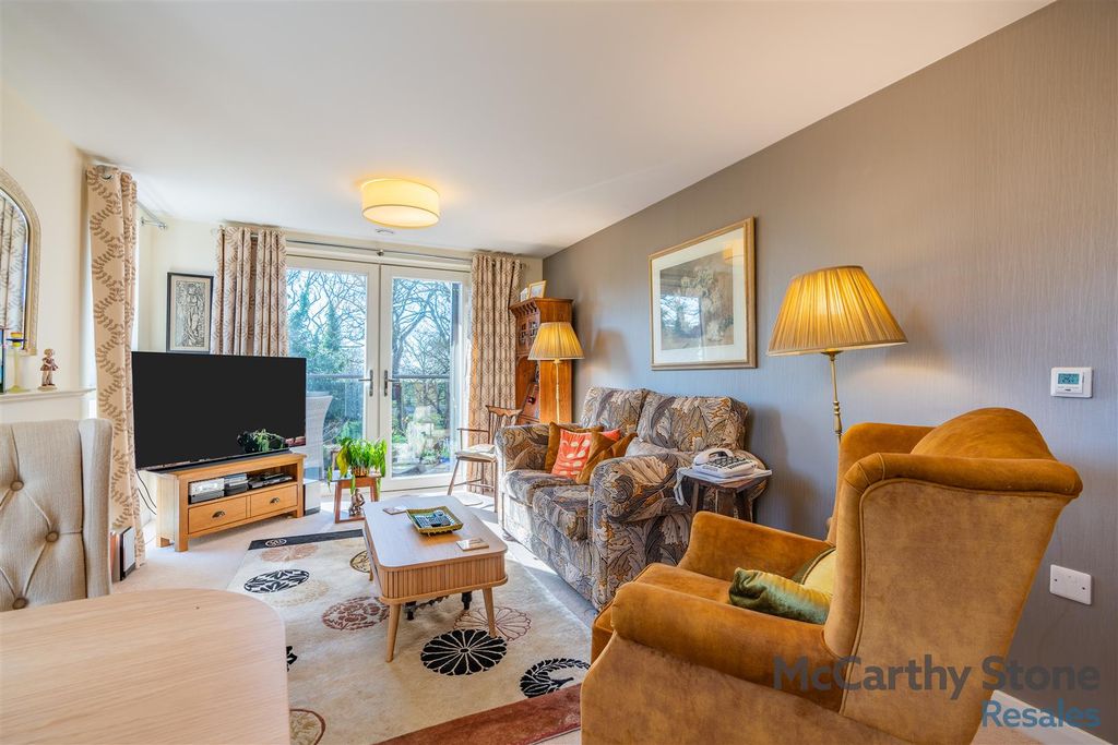 Property photo 2 of 32 8643337-Interior17.Jpg