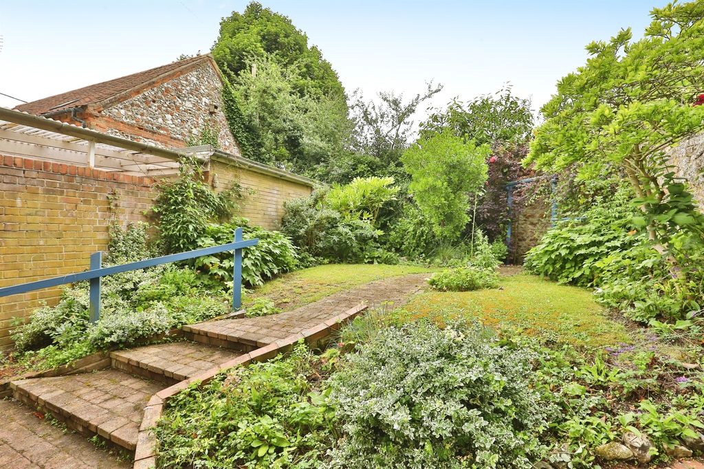 Property photo 3 of 16