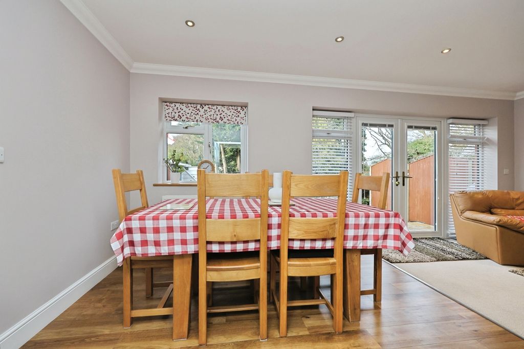 Property photo 3 of 14 Pbox-Img.Jpg