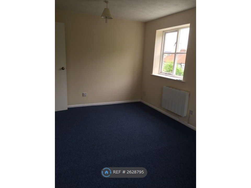Property photo 2 of 5 Main Room