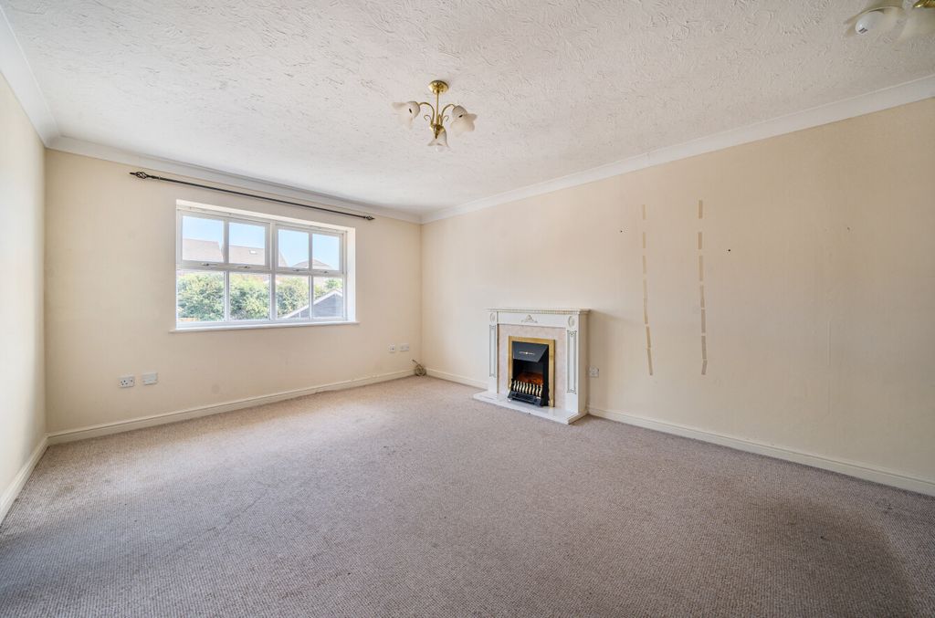 Property photo 2 of 14 2 - 1331377-6-688377d...