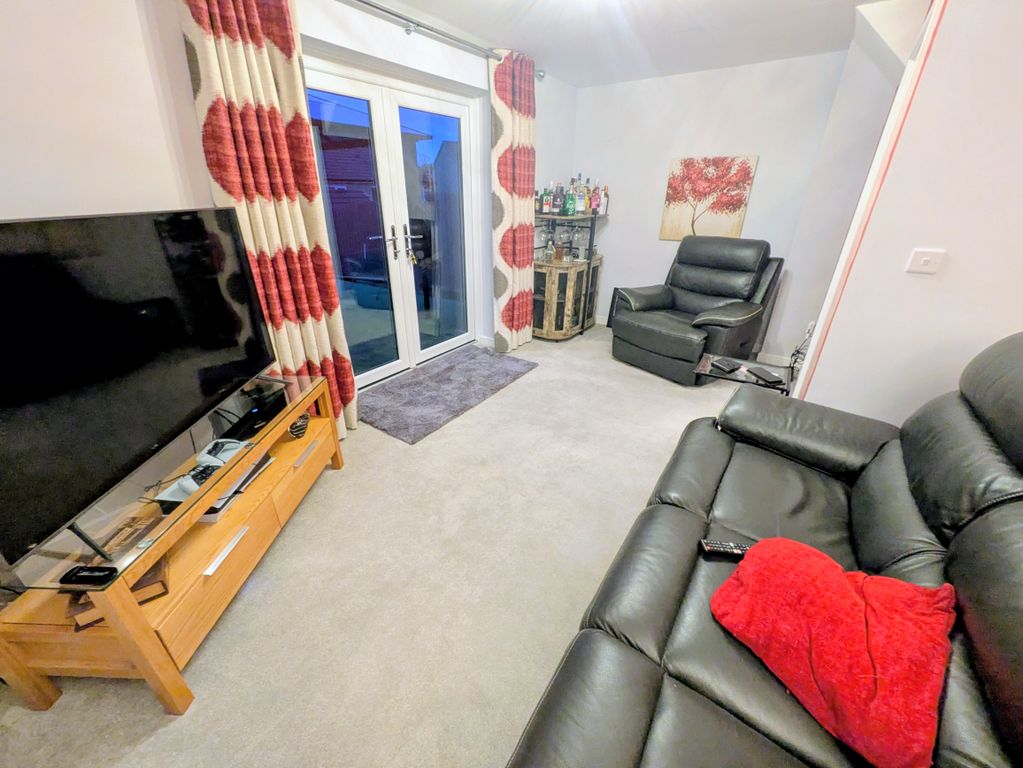 Property photo 2 of 25 1000037757