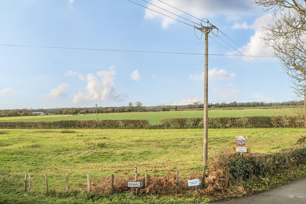 Property photo 2 of 19 Field Views