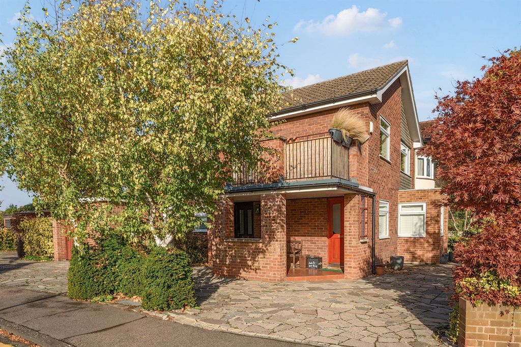 Property photo 1 of 12