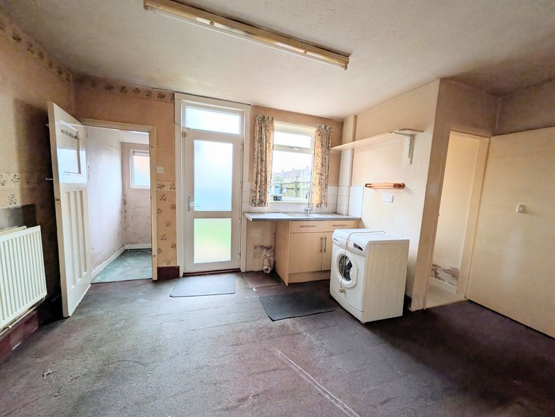 Property photo 3 of 12 Kitchen-Diner