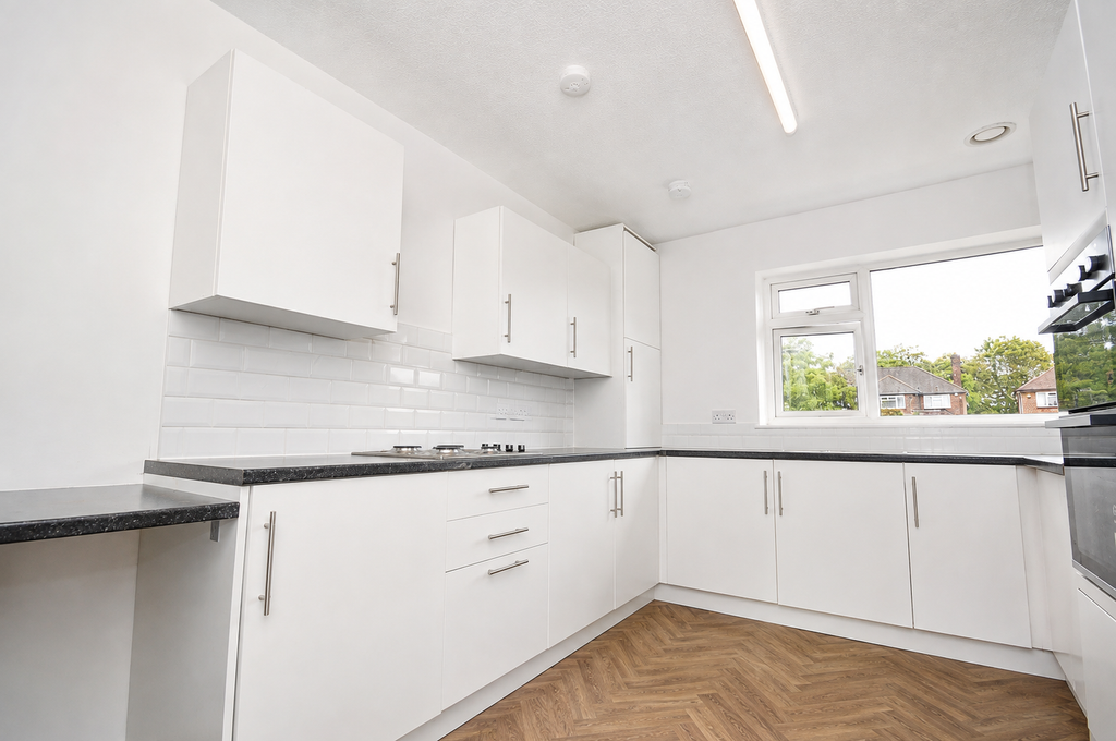 Property photo 2 of 9 A1A69304-60d7-48E9-A623-491Eed22d35E