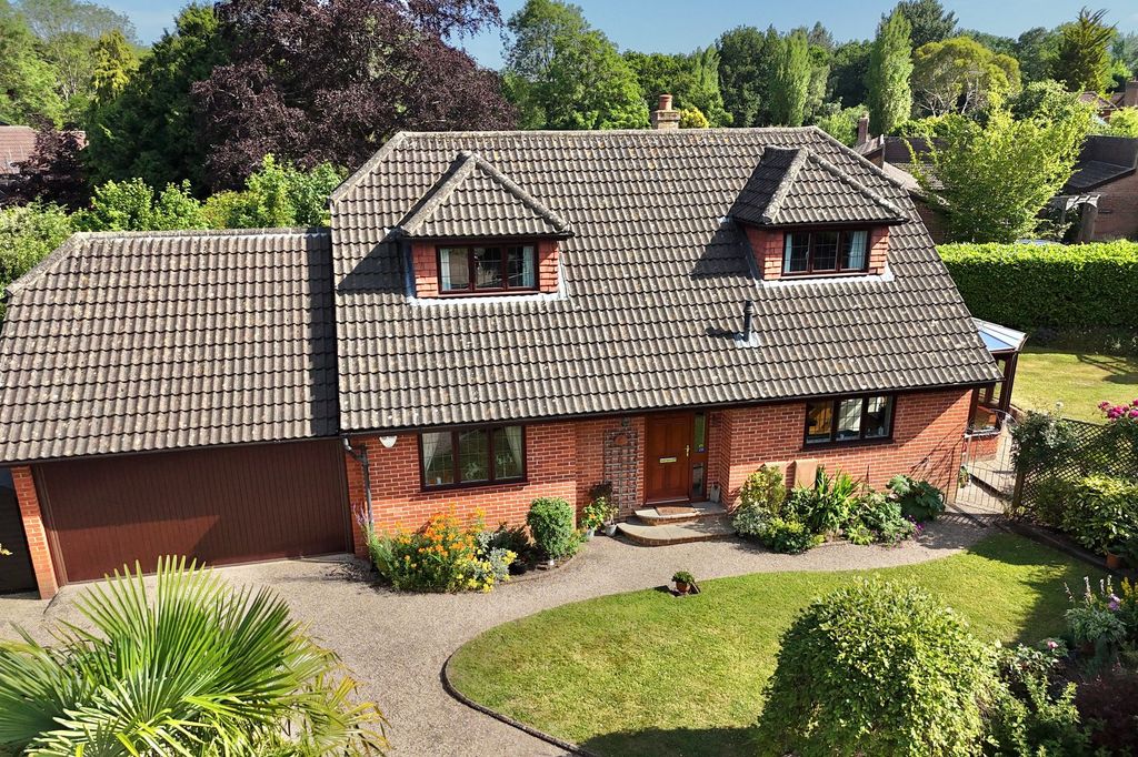 Property photo 1 of 20 Photo 23