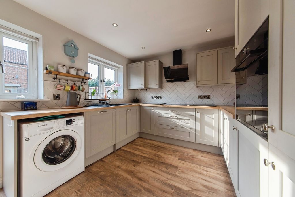 Property photo 2 of 18 Pbox-Img.Jpg