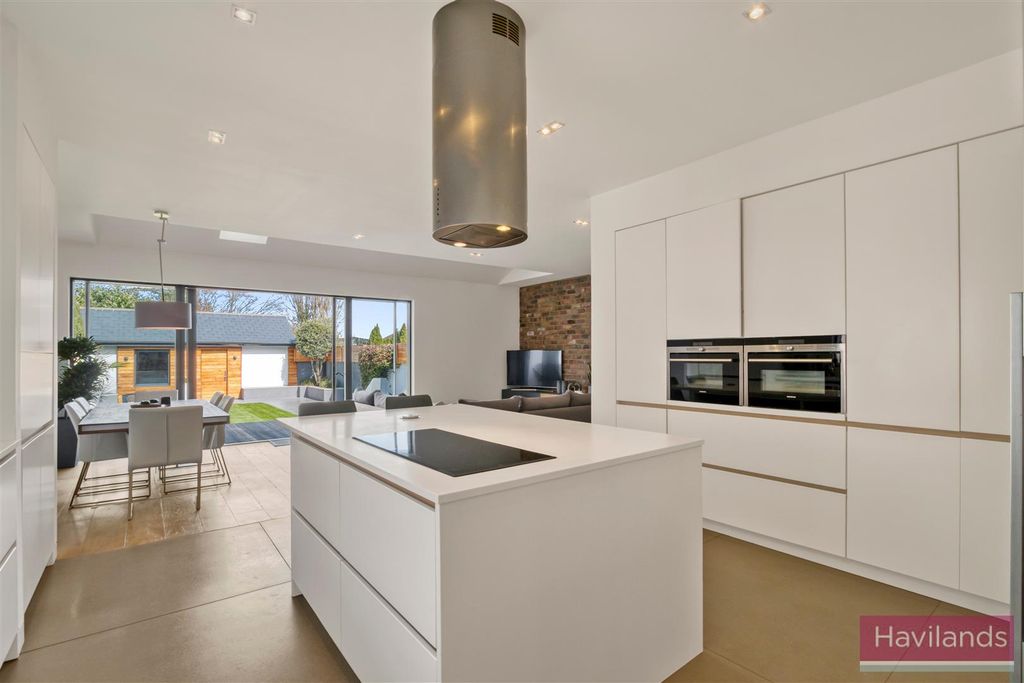 Property photo 3 of 29 Img_8354_100.Jpg