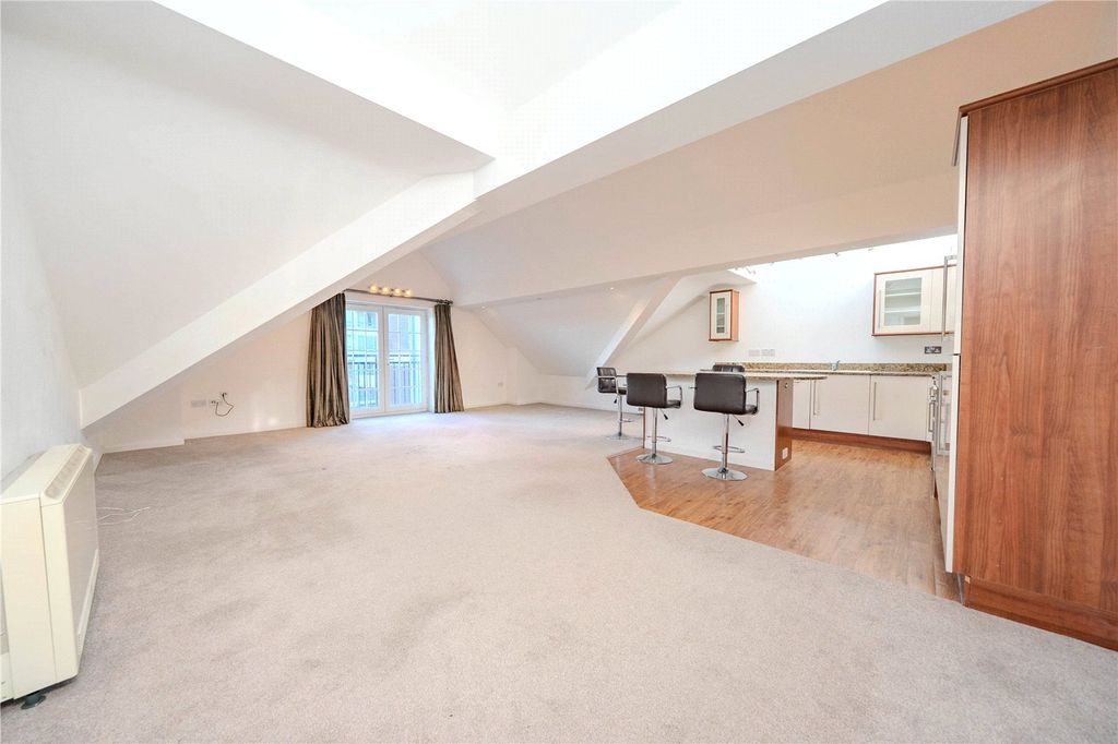 Property photo 2 of 16 Picture No. 29