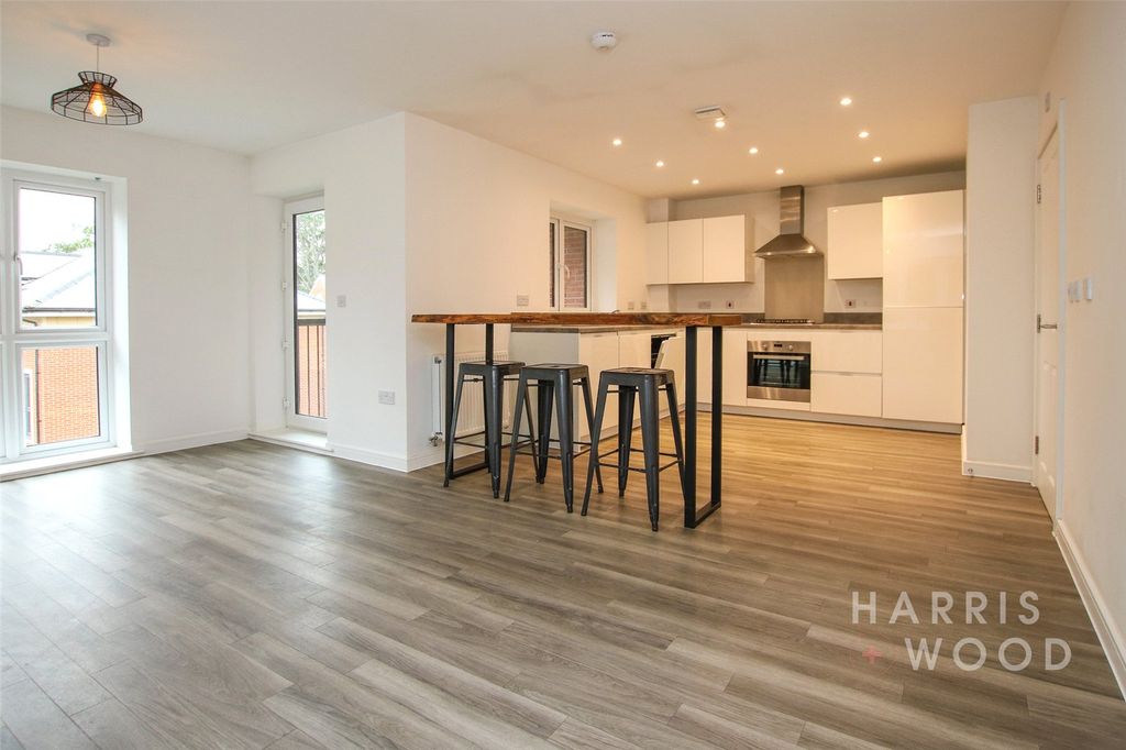 Property photo 2 of 14 Picture No. 21