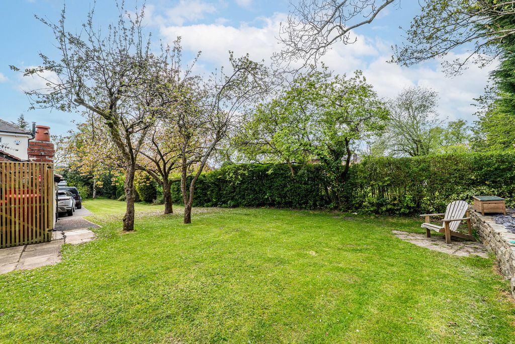 Property photo 2 of 24