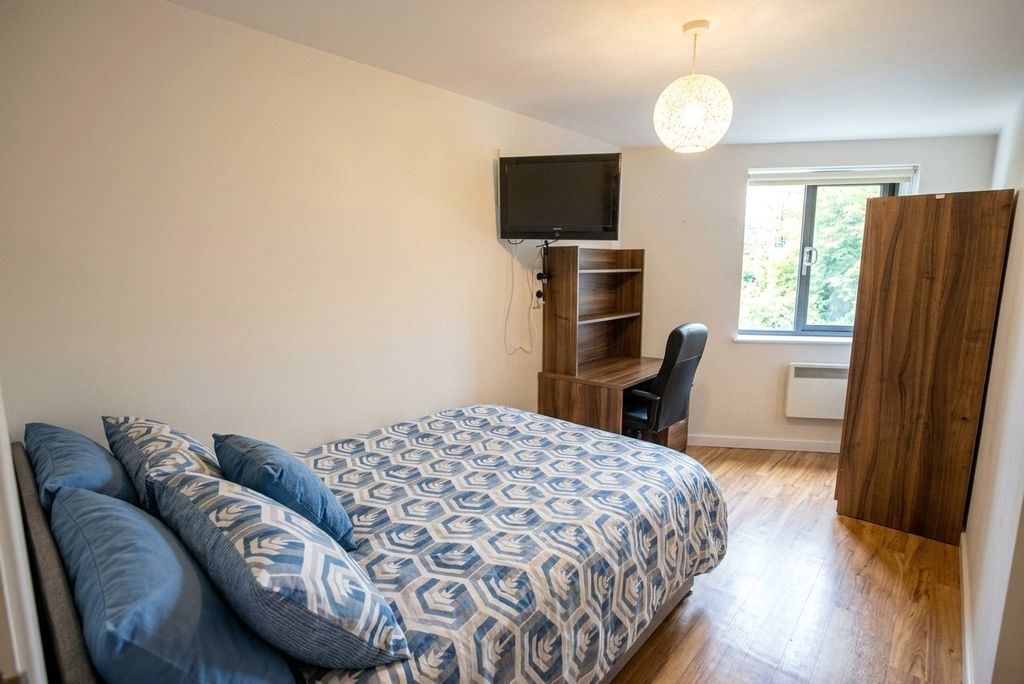 Property photo 2 of 22 Picture No. 35