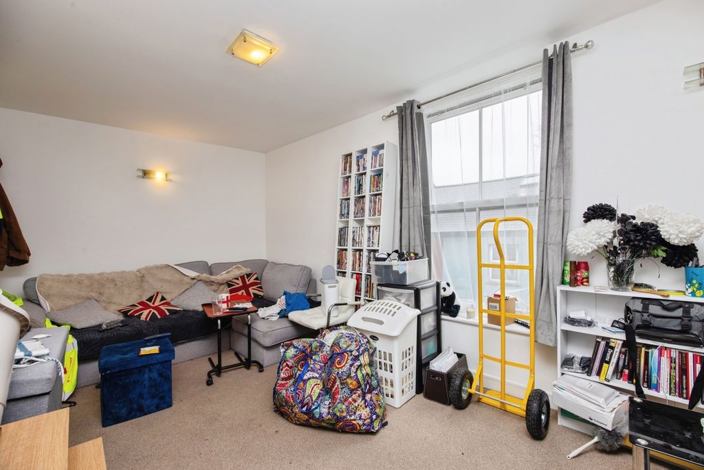 Property photo 3 of 16 Photo