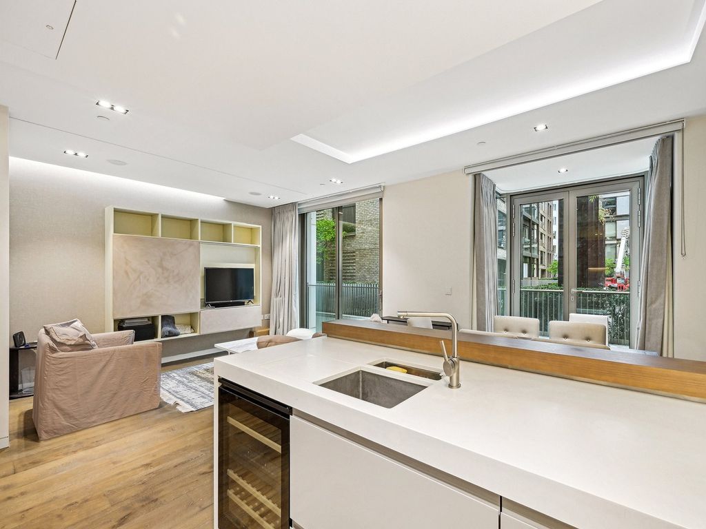 Property photo 2 of 13 Pearson Square