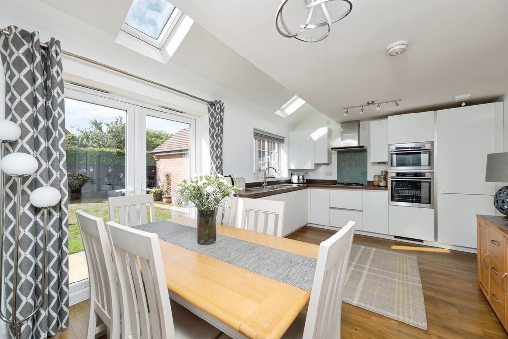 Property photo 3 of 17 Pbox-Img.Jpg