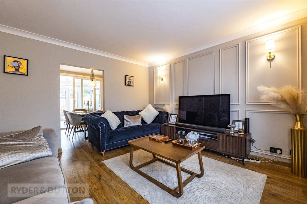 Property photo 3 of 21 Living Room