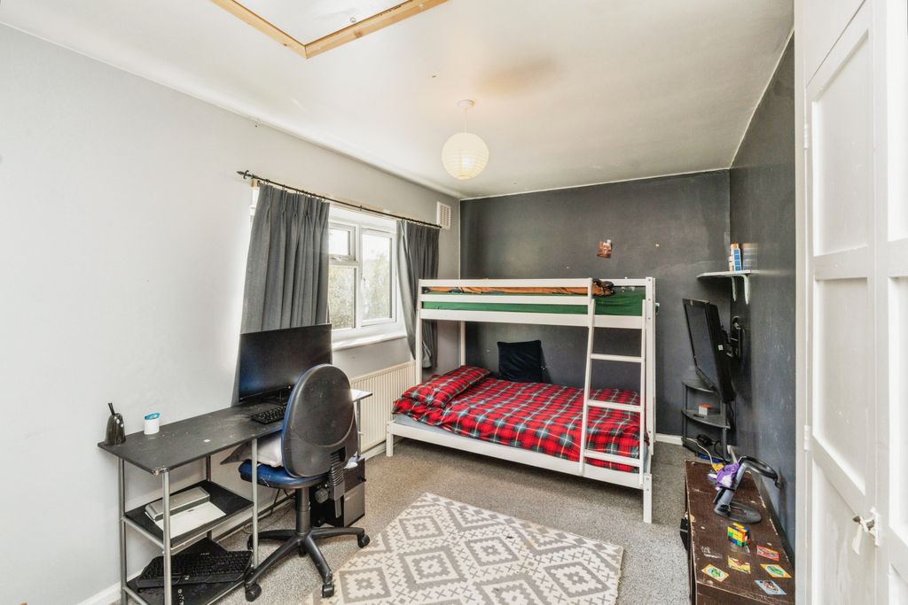 Property photo 2 of 3