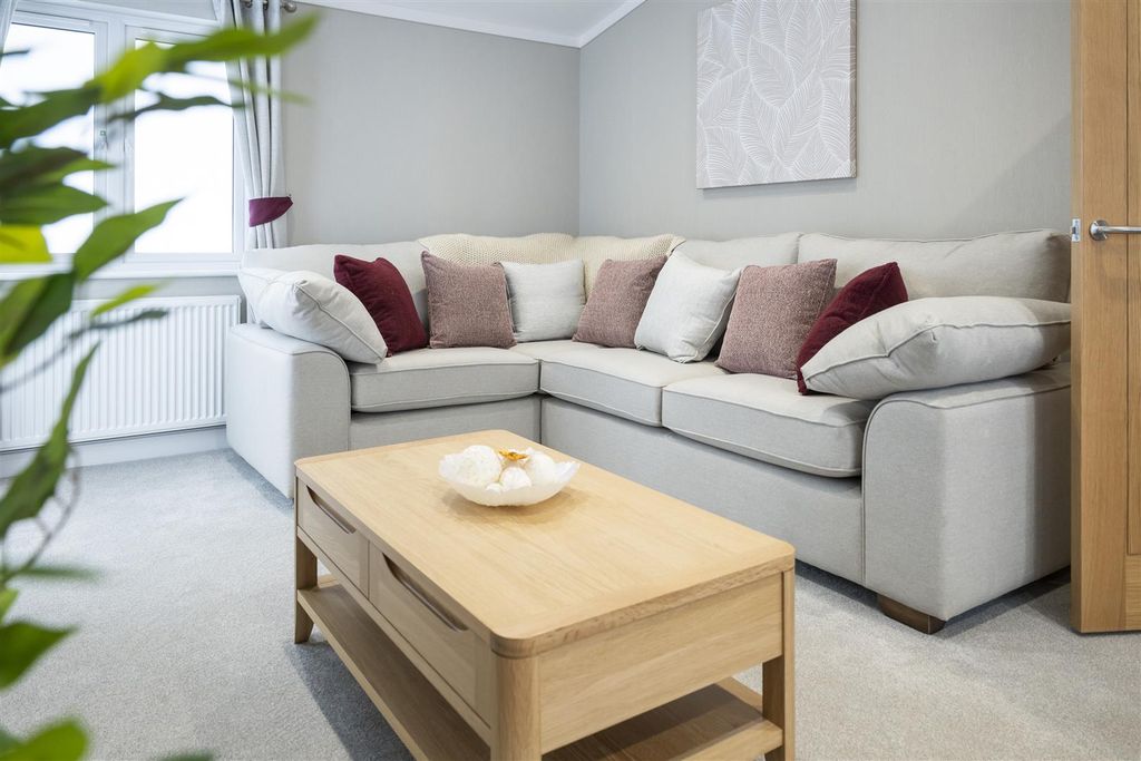 Property photo 3 of 25