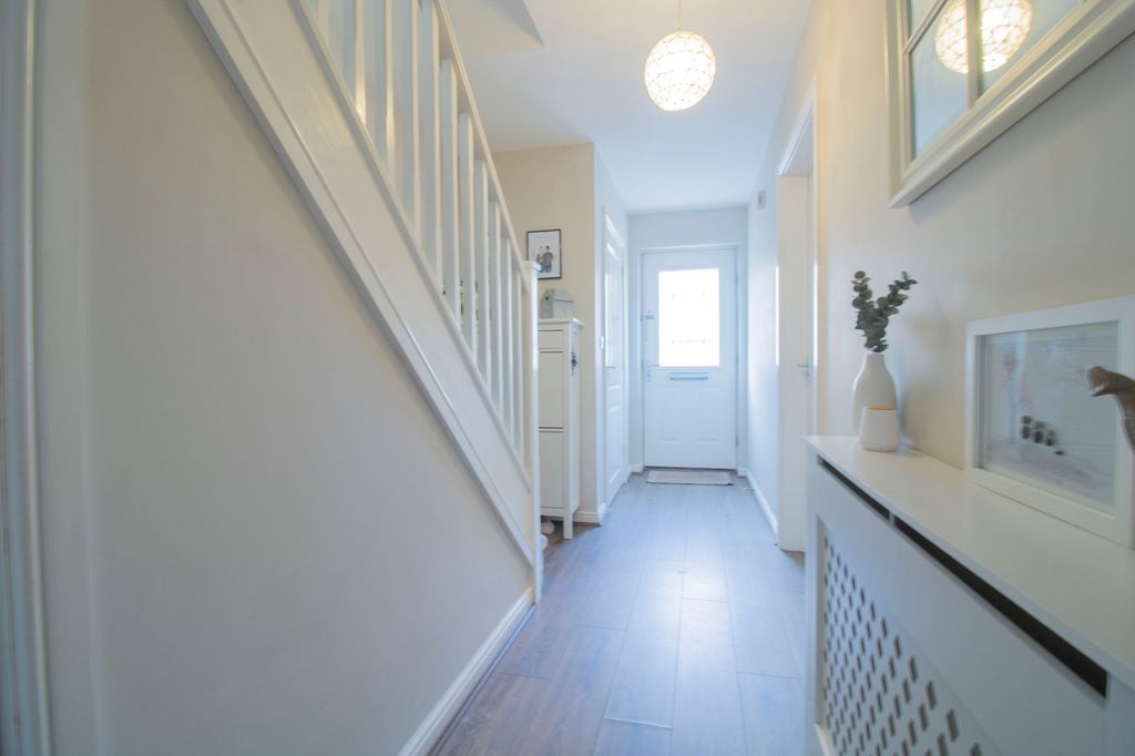 Property photo 3 of 28