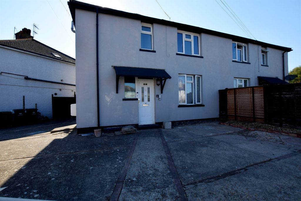Property photo 1 of 9 (Main)
