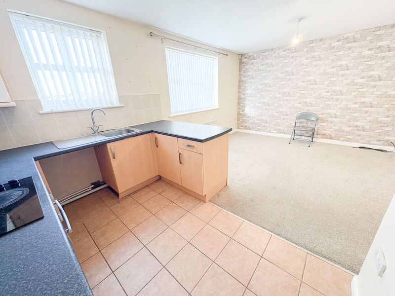 Property photo 2 of 6 Photo 5