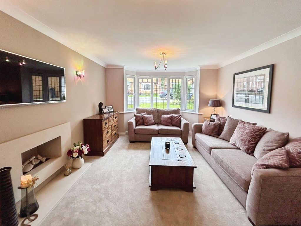 Property photo 3 of 43