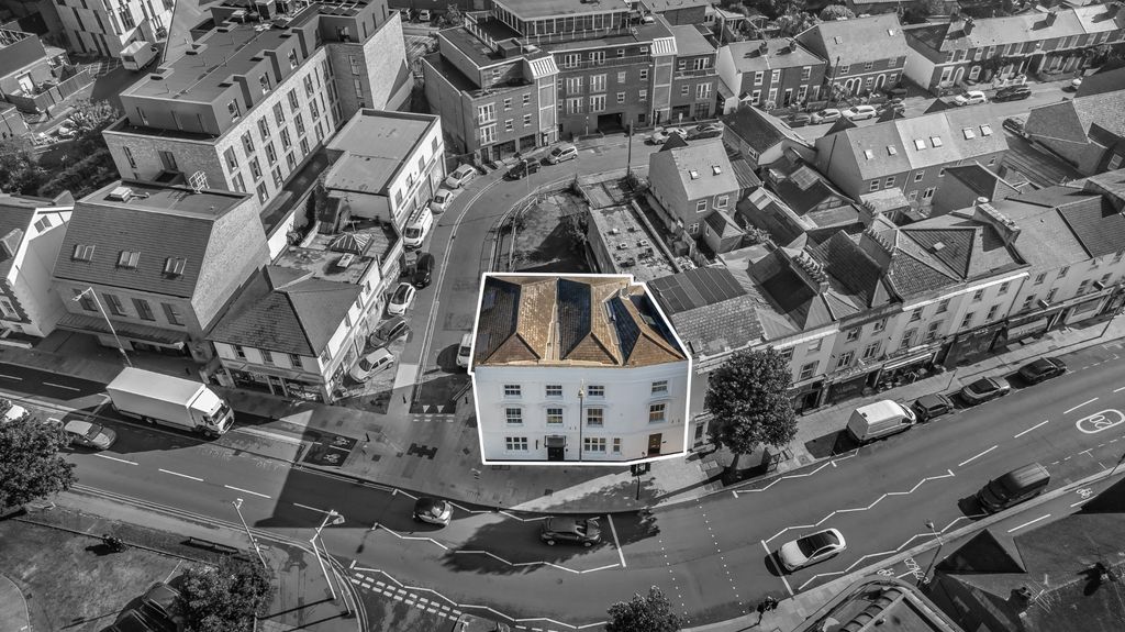 Property photo 2 of 15