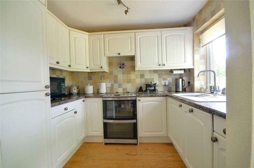 Property photo 3 of 13 Kitchen
