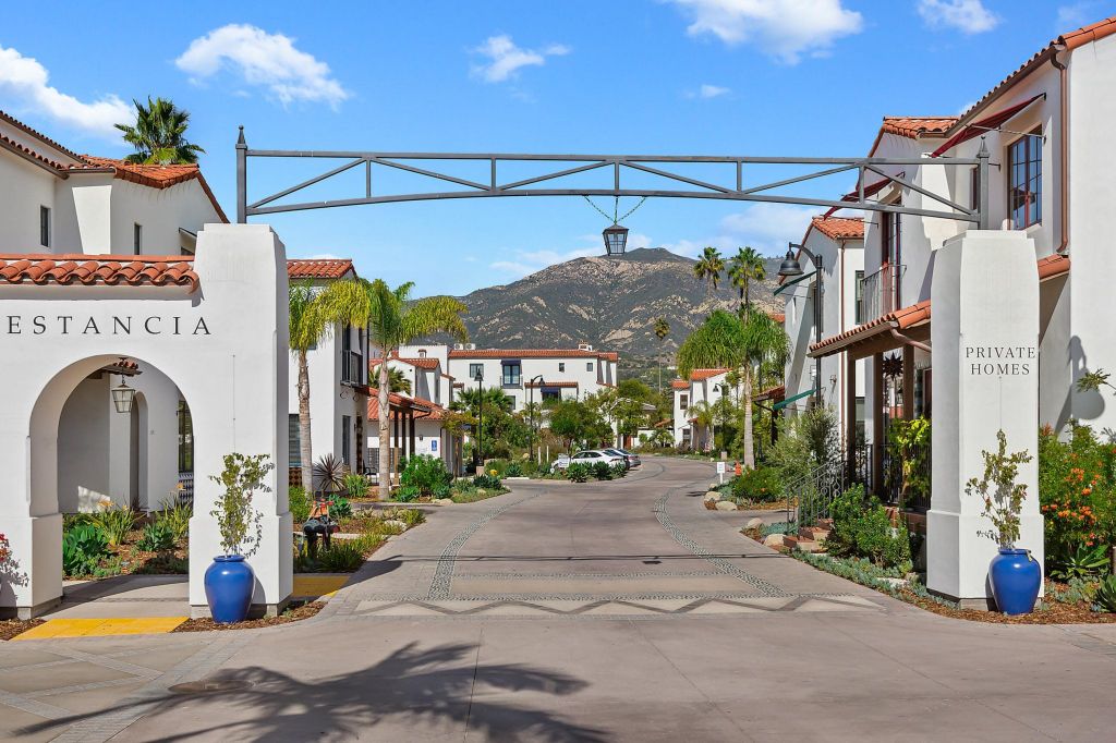 Property photo 3 of 10 <Alttext/>