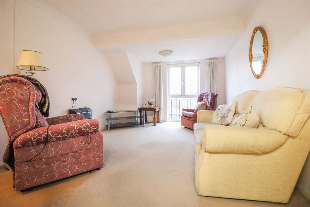 Property photo 3 of 8 Lounge/ Diner