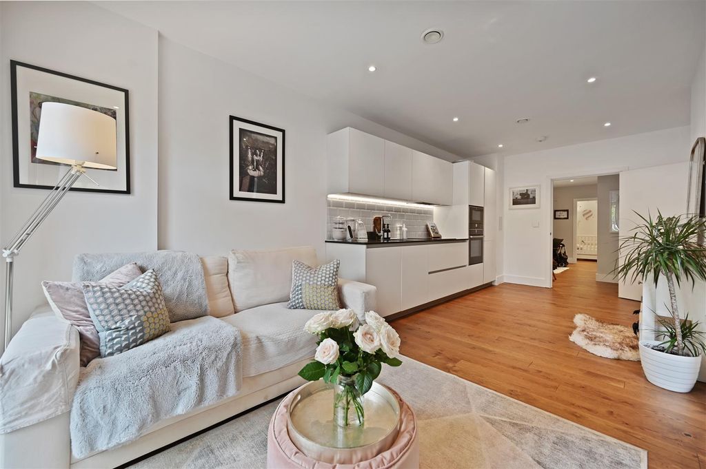 Property photo 3 of 13 Ar - Dauphine House11.Jpg