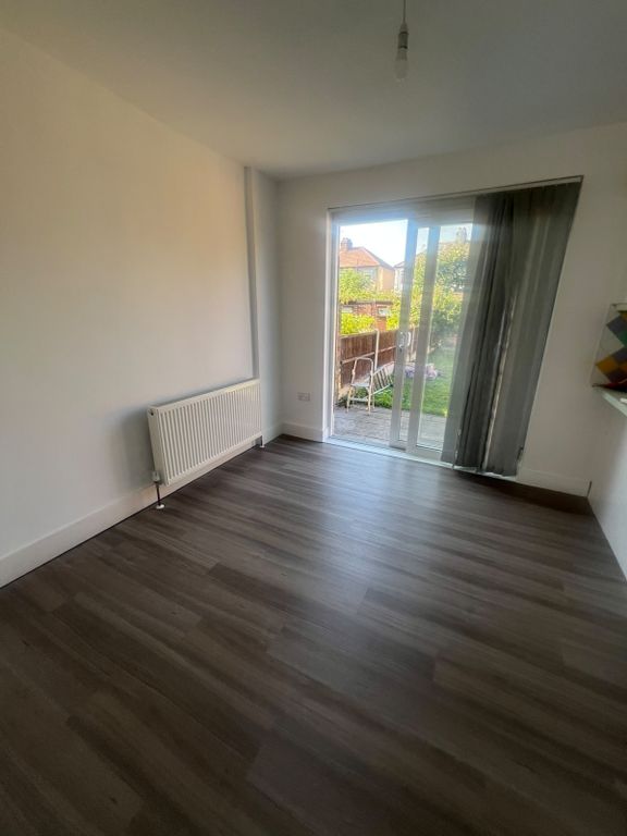 Property photo 3 of 12 Gallery