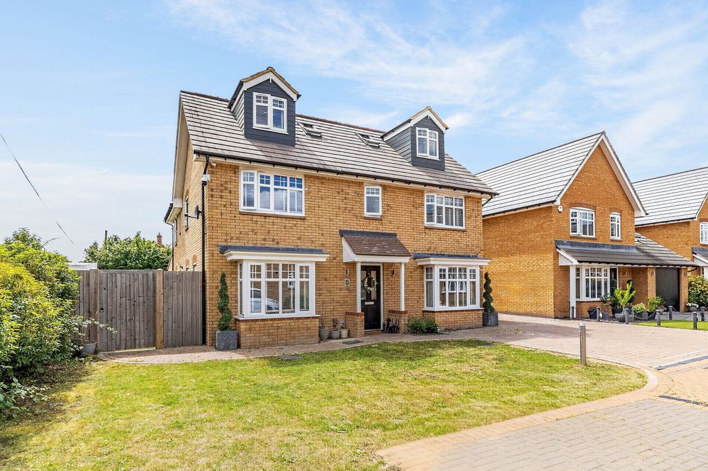 Property photo 1 of 52