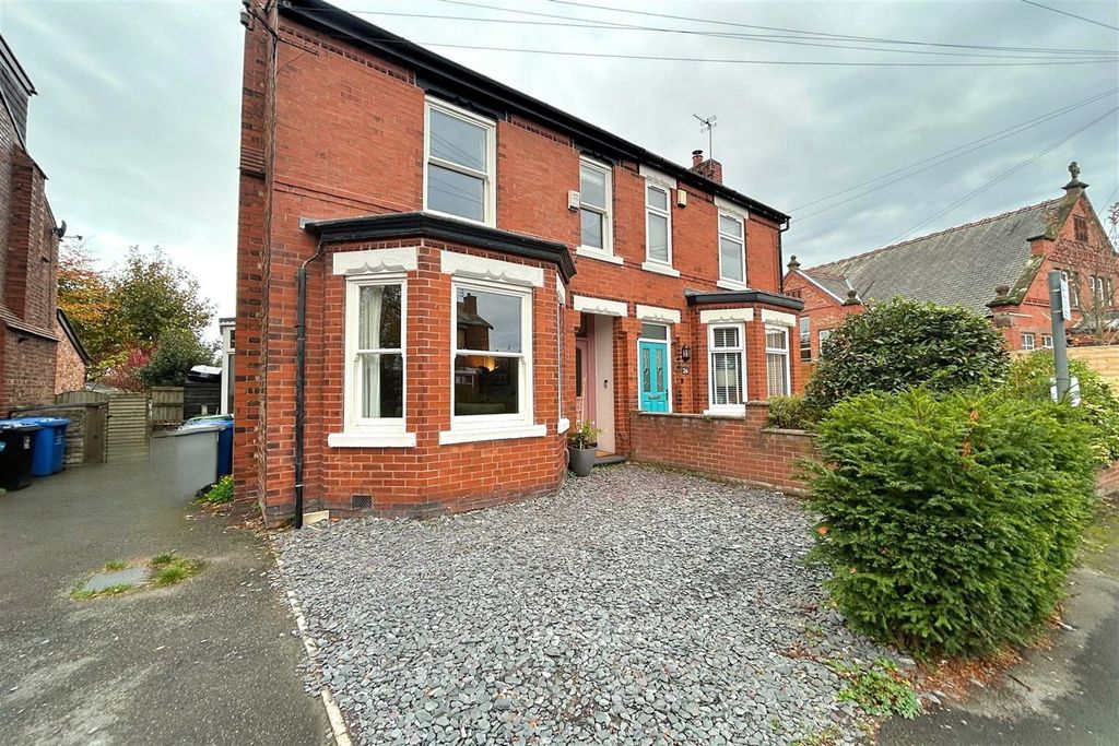 Property photo 1 of 30 (Main)