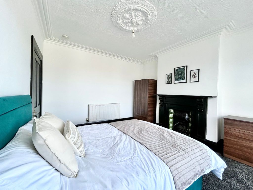 Property photo 2 of 14 Image00020