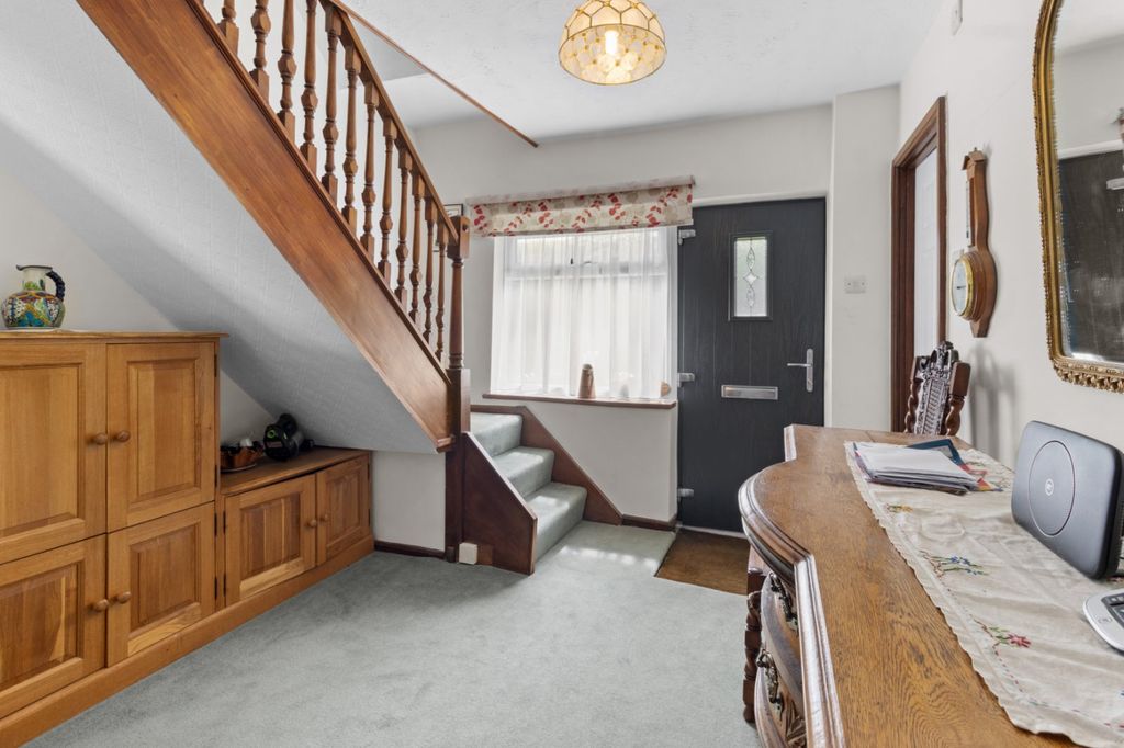 Property photo 3 of 31 Hall