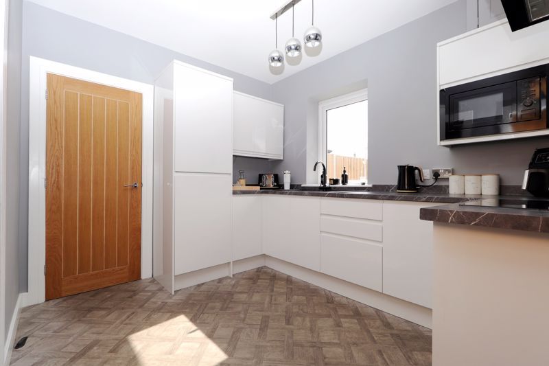 Property photo 3 of 24 Breakfast Kitchen