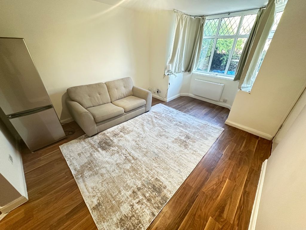 Property photo 2 of 8 2368991