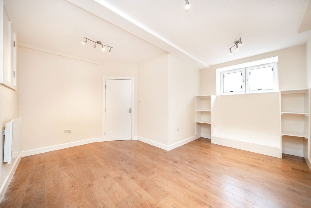 Property photo 3 of 5