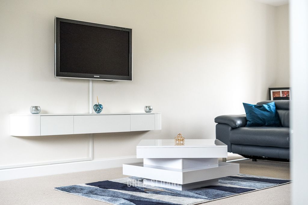 Property photo 3 of 23 1424455-17-69B83d5897Fbe