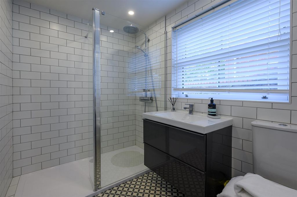 Property photo 3 of 14 Shower Room