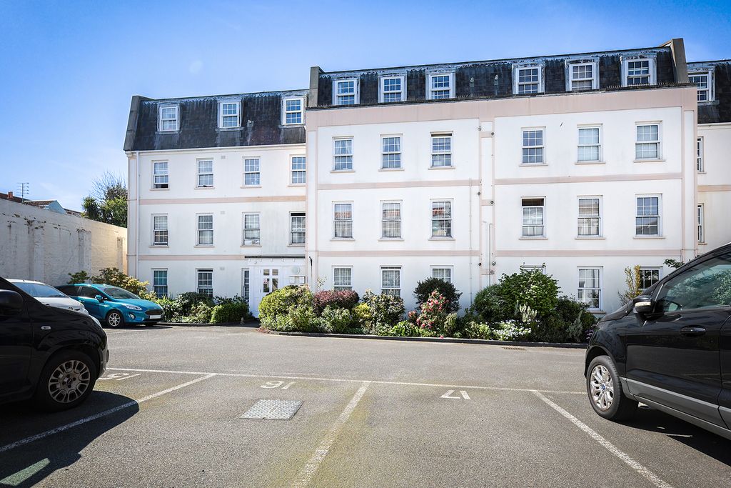 Property photo 1 of 10 Photo 0