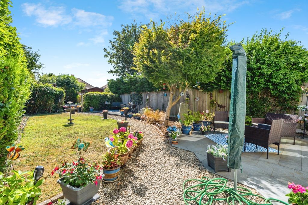 Property photo 2 of 17 Photo