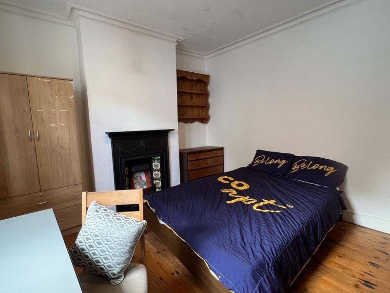 Property photo 1 of 9 Photo 8